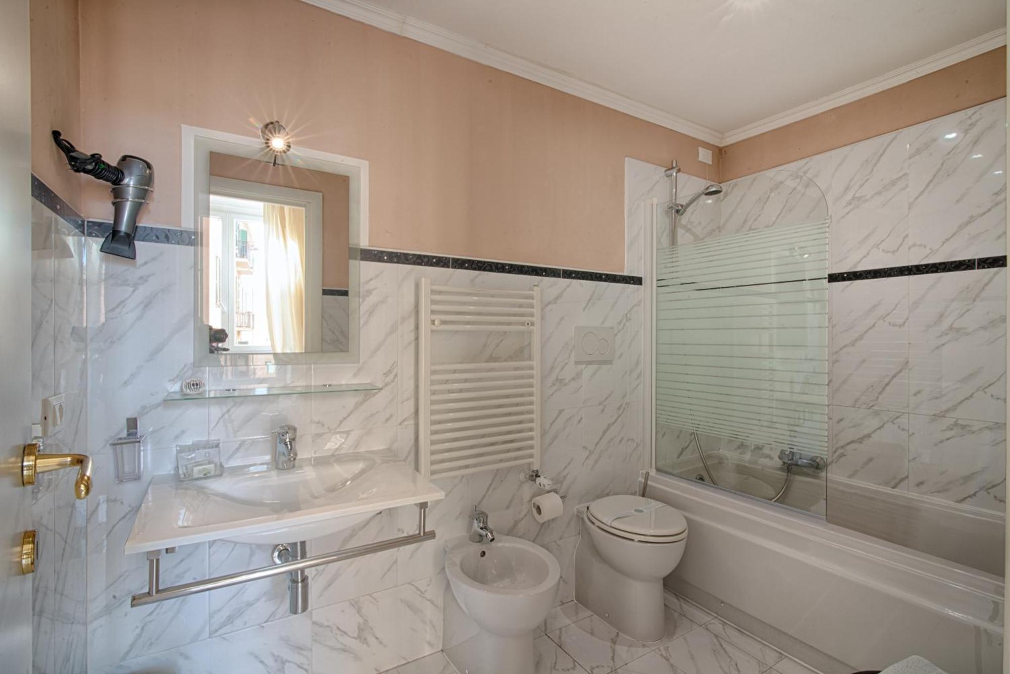 Large Double Room,1539138130:JPEG